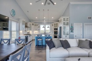 Smart-TV, bøker og stereoanlegg