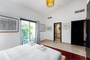 4 Schlafzimmer, Zimmersafe, Bügeleisen/Bügelbrett, kostenloses WLAN