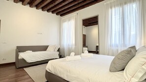 3 bedrooms, iron/ironing board, free WiFi, bed sheets