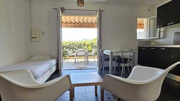 1 habitación, wifi gratis y ropa de cama