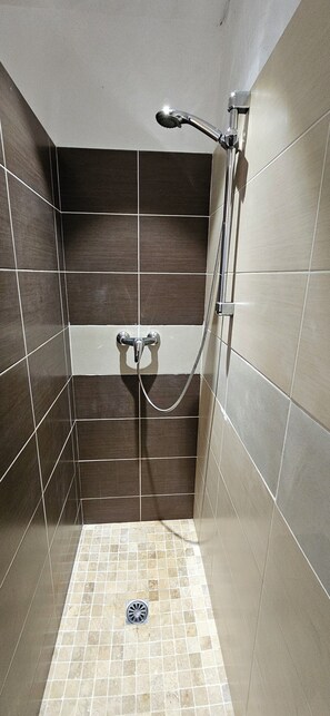 Doccia, asciugacapelli, asciugamani