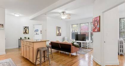 Sleek 3BR Retreat: Hyde Park Comfort & Style