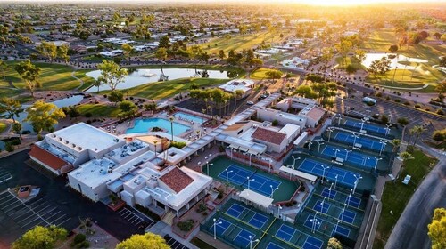 Sun Lakes Suave! Golf Cart, Gorgeous Backyard Views