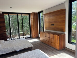 3 chambres, fer et planche à repasser, Wi-Fi, draps fournis