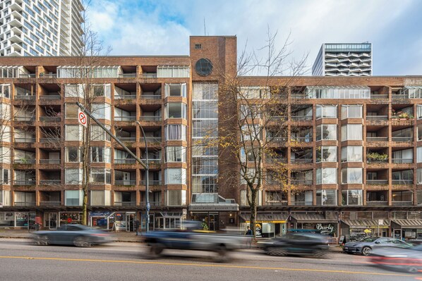 Imagen sin descripción, 1 de 27, botón