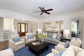 Televisión, chimenea