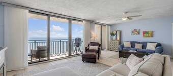 New Listing! Dog-friendly direct oceanfront 2/2 with private balcony and heated rooftop pool