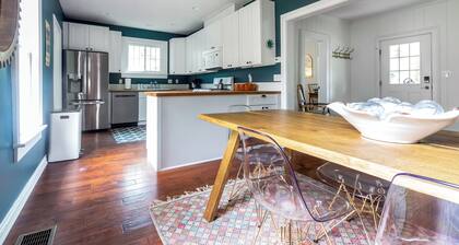 New! Sunny Farmhouse in Douglas w/ Fully Fenced-in Yard - Walk Everywhere!