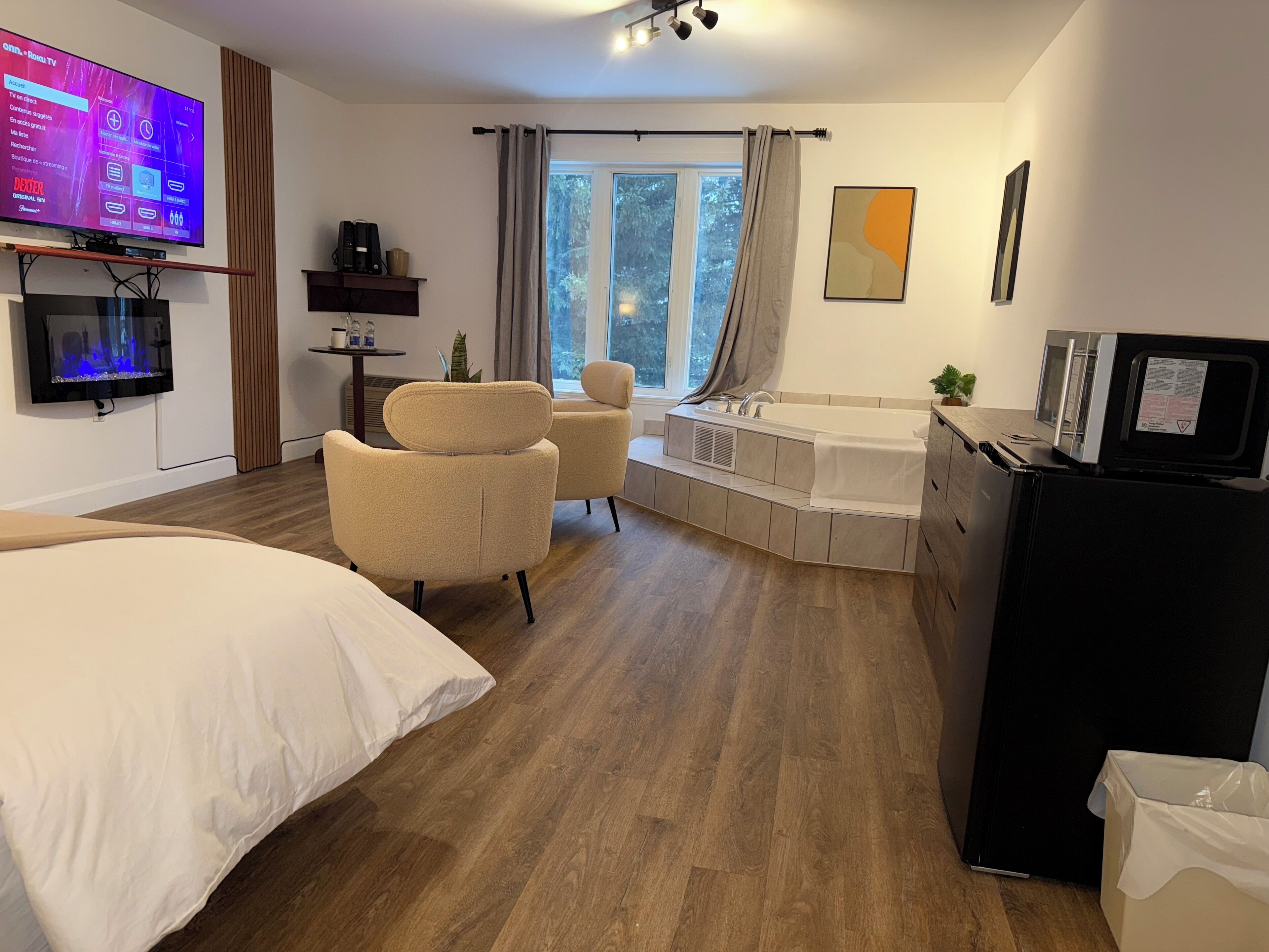 12 Schlafzimmer, Schreibtisch, kostenloses WLAN, Bettwäsche