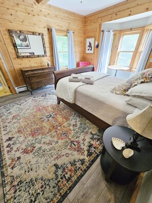 Room - Sweet Stowe Log Cabin Townhome Near Everything (Stowe)