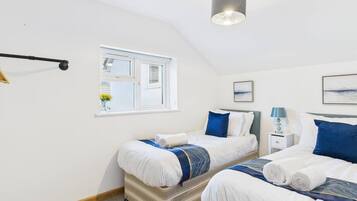 2 bedrooms, desk, iron/ironing board, travel crib