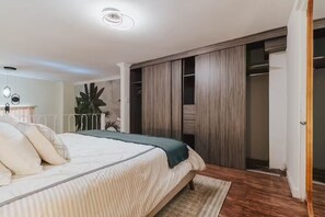 1 habitación, tabla de planchar con plancha, wifi gratis y ropa de cama