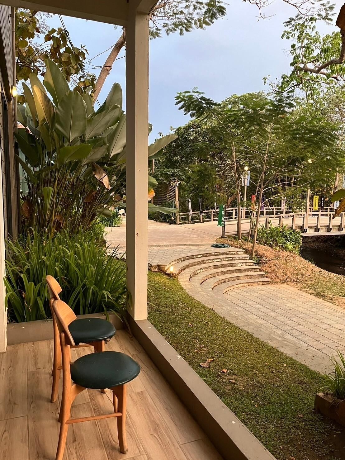 Deluxe Room | Living area