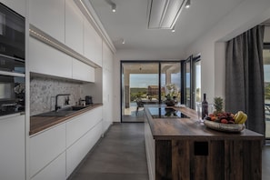 Villa, 3 chambres, accessible aux personnes à mobilité réduite, piscine privée | Intérieur