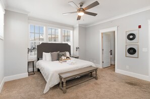 9 chambres, fer et planche à repasser, lit parapluie, Wi-Fi gratuit