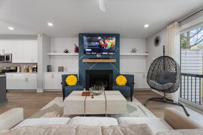 Smart-tv och eldstad