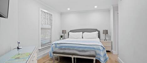 2 bedrooms, iron/ironing board, free WiFi, bed sheets