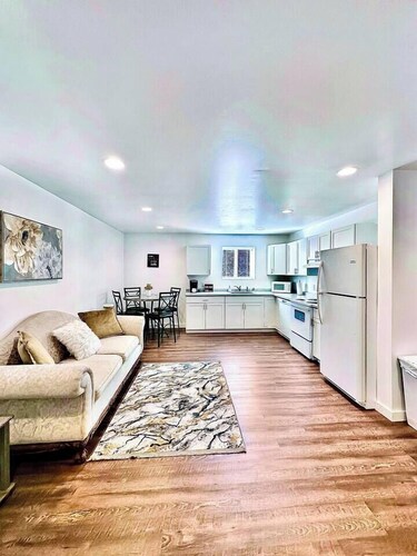 Convenient & Cozy | Free Laundry, Wi-Fi, & Parking