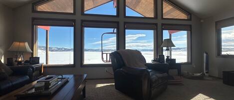 Télévision, cheminée