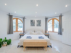 5 Schlafzimmer, Schreibtisch, Internetzugang