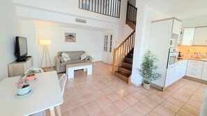 Unclassified image, 4 of 12, button - Ref MILTON by Palmes d Or Properties (Cannes)