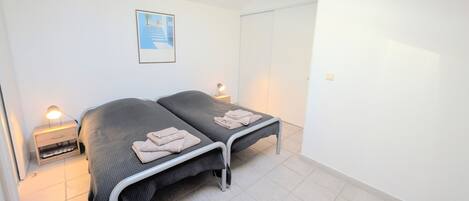 1 bedroom, iron/ironing board, free WiFi, bed sheets