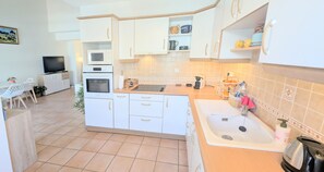 Fridge, microwave, oven, dishwasher - Ref MILTON by Palmes d Or Properties (Cannes)