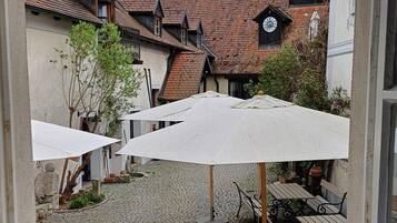 Superior-Maisonette, Blick auf den Innenhof | Blick auf den Innenhof