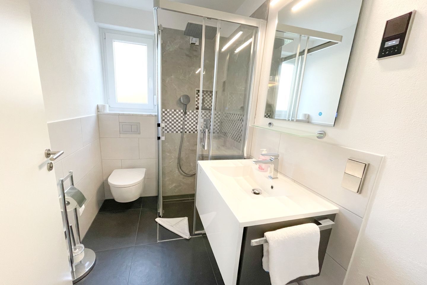 Douche, serviettes fournies