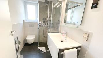 Douche, serviettes fournies