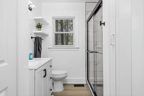 Bathroom - Family House! Modern Cottage (Rocky Mount)