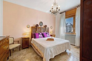 5 間睡房、熨斗/熨衫板、免費 Wi-Fi、床單