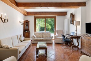 TV, ping pong - Villa 'Ca' D'Ros Pool and Sauna' with Mountain View, Private Pool and Wi-Fi (Fontanile)