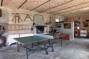 Games room - Villa 'Ca' D'Ros Pool and Sauna' with Mountain View, Private Pool and Wi-Fi (Fontanile)