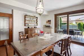 Dining - Villa 'Ca' D'Ros Pool and Sauna' with Mountain View, Private Pool and Wi-Fi (Fontanile)