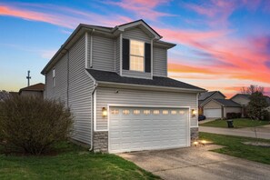 Exterior - Game Room | King Suite | Firepit | Patio | Grill (Georgetown)
