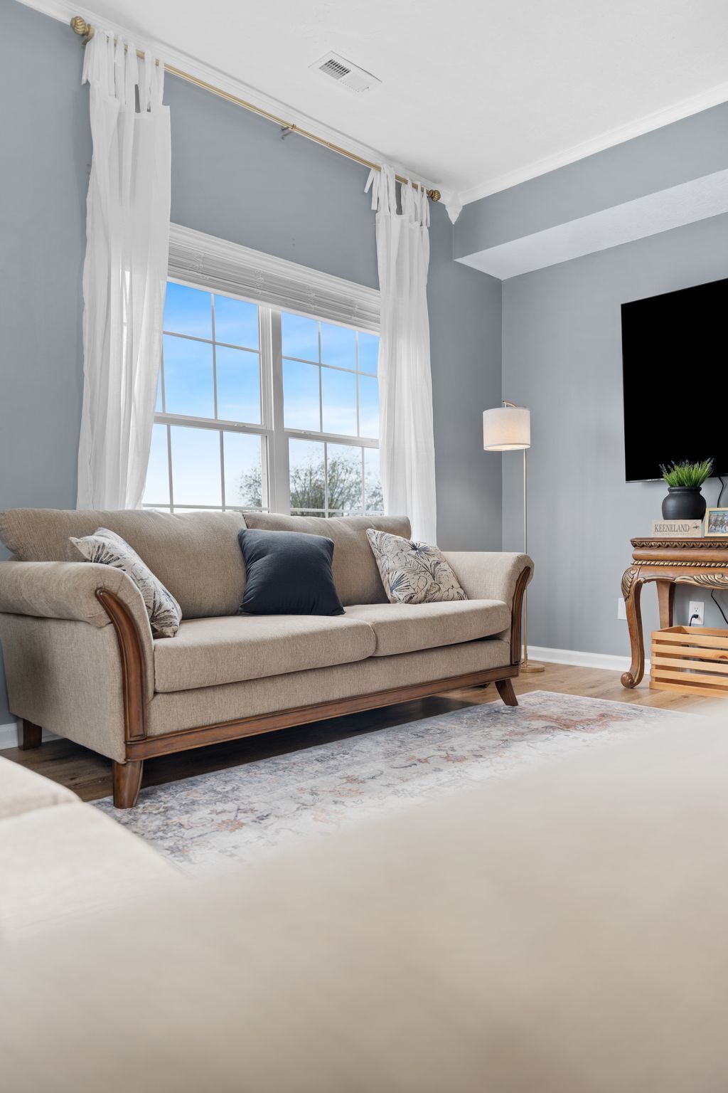 Smart-TV, bordtennis og bøker