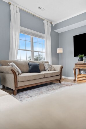 Smart TV, table tennis, books