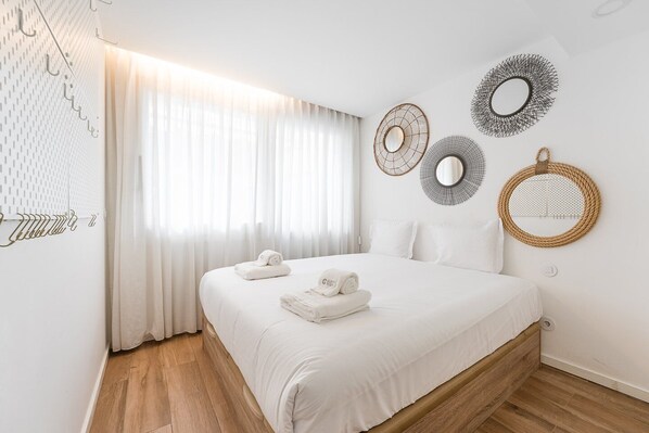 2 chambres, fer et planche à repasser, accès Internet, draps fournis