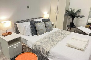 Iron/ironing board, WiFi, bed sheets