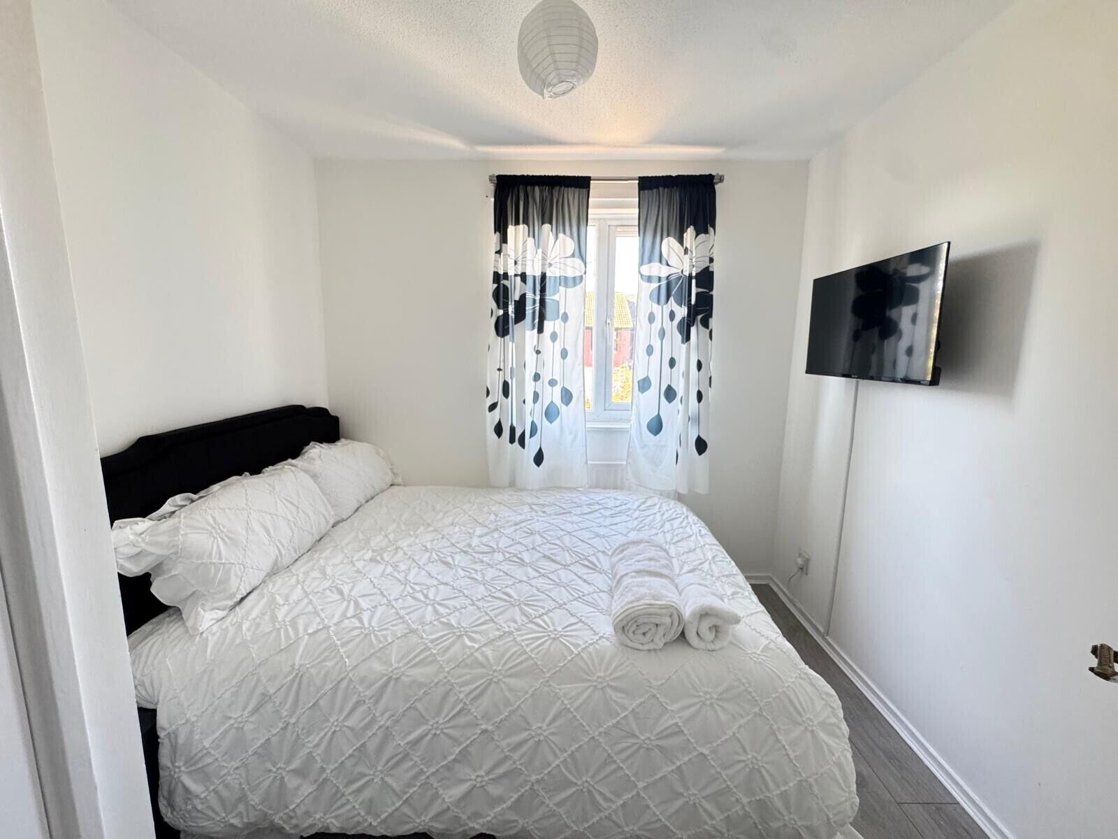 2 slaapkamers, een strijkplank/strijkijzer, wifi, beddengoed