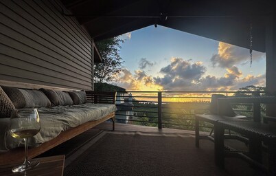 Hanalei Bay View Retreat - An Artistic home overlooking Hanalei Bay