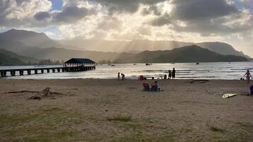 Beach nearby, sun loungers, beach towels