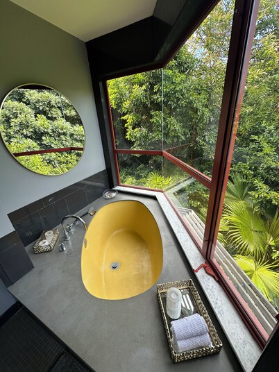 Hanalei Bay View Retreat - An Artistic home overlooking Hanalei Bay