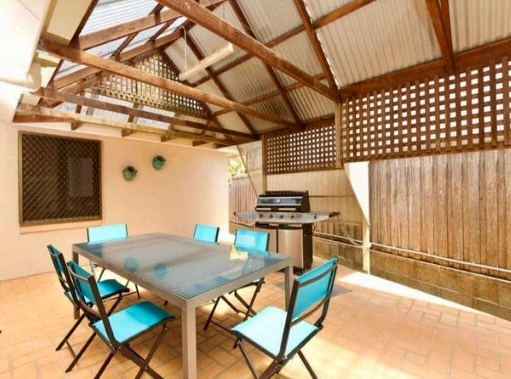 Covered patio and BBQ area