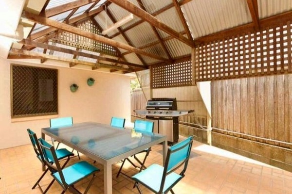 Covered patio and BBQ area