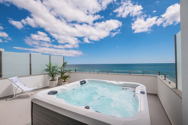 Bain à remous extérieur