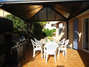 Outdoor dining - Air-conditioned holiday villa 3 bedrooms sea view (CAVALAIRE SUR MER)