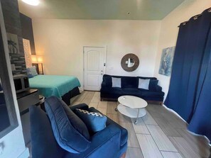 Living area - GIPH Anchors Aweigh (Galveston)