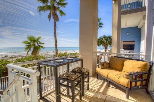 Ultimate Beachfront Escape for Families & Groups. Beach& Swim Spa +$400.00 Free Fun Activities Daily